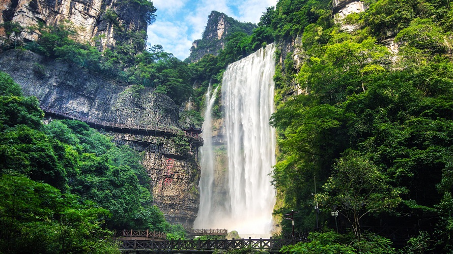 3天刺激体验！三峡大瀑布穿瀑+船进神农架全攻略🌊