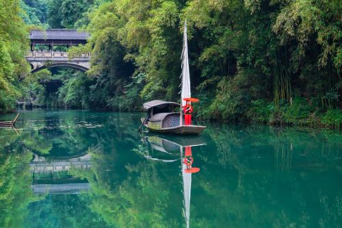 【经典组合】三峡人家+两坝一峡游轮+三峡大坝2日游｜工程奇观与峡江风情